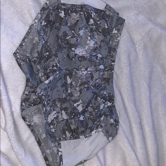 Old navy active athletic shorts - Picture 1 of 3